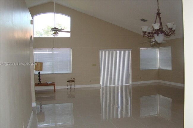 2784 Oakleigh Ln in Davie, FL - Building Photo - Building Photo