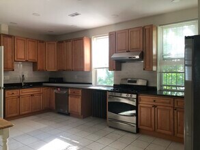 16 Copenger St, Unit 2 in Boston, MA - Building Photo - Building Photo