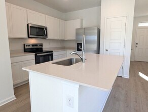 5910 Ortega Lk Dr in Jacksonville, FL - Building Photo - Building Photo