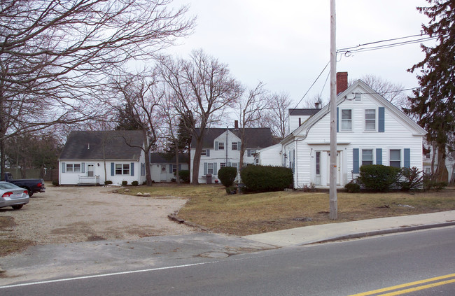 97-107 Main St in Hyannis, MA - Building Photo - Building Photo