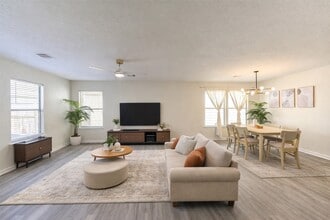 1010 Hummingbird Point Ln in Houston, TX - Building Photo - Building Photo