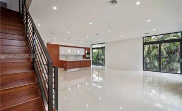 909 NE 16th Terrace in Fort Lauderdale, FL - Building Photo - Building Photo