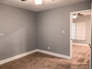 1430 SW 27th St in Fort Lauderdale, FL - Building Photo - Building Photo