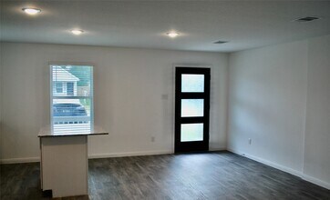 16751 N Marie Vlg Dr in Conroe, TX - Building Photo - Building Photo