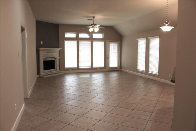 2912 Silhouette Bay Dr in Pearland, TX - Building Photo - Building Photo
