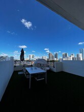 79 NW 31st St, Unit B21 in Miami, FL - Foto de edificio - Building Photo