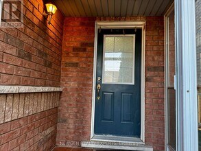7422 Magistrate Terrace in Mississauga, ON - Building Photo - Building Photo