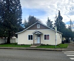 785 NW West St in Chehalis, WA - Building Photo