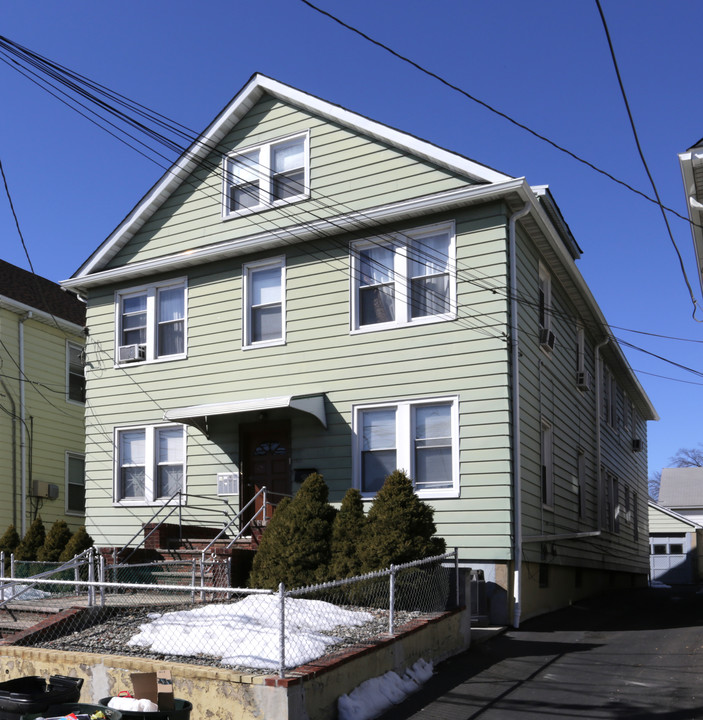 958 Jackson Ave in Elizabeth, NJ - Building Photo