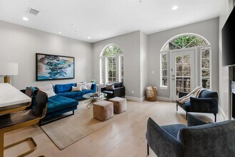 1529 Barton Springs Rd in Austin, TX - Building Photo - Building Photo