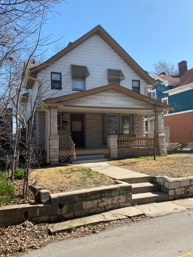 4227 Greenwood Pl, Unit 2nd floor front aptmt
