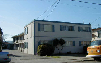 2256 Pacific Ave in Alameda, CA - Building Photo - Building Photo