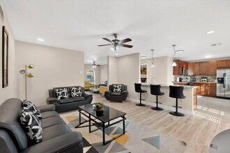 130 Cambridge Dr in Cedar Hill, TX - Building Photo - Building Photo