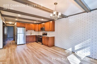 609 Oakwood St in Easton, PA - Building Photo - Building Photo