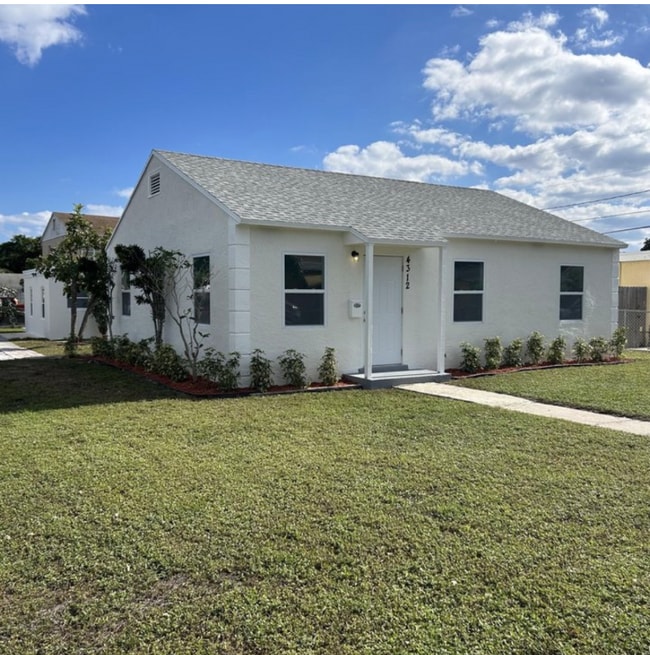 4310 Pinewood Ave in West Palm Beach, FL - Building Photo - Building Photo