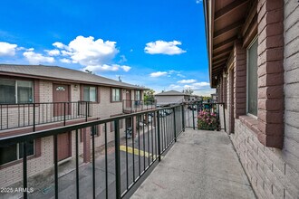 1234 N 36th St in Phoenix, AZ - Building Photo - Building Photo