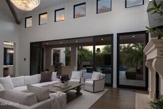 7730 N Mockingbird Ln in Paradise Valley, AZ - Building Photo - Building Photo