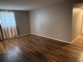 1261 Sheffer Road in Aurora, IL - Building Photo - Building Photo