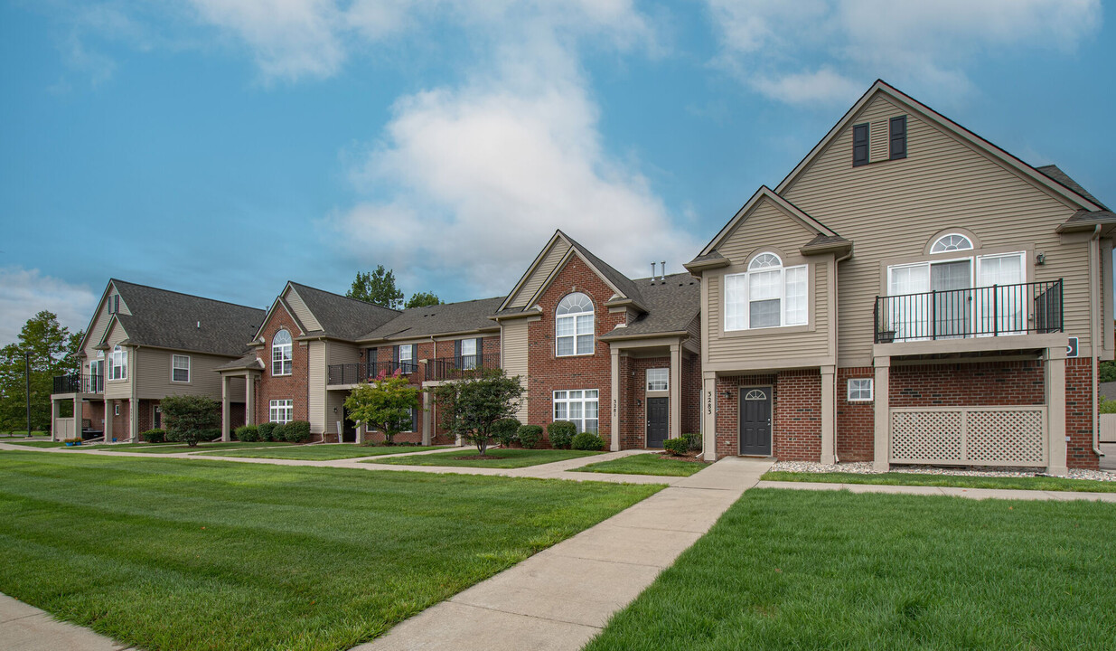 Legends Rosewood Village in Ypsilanti, MI - Building Photo