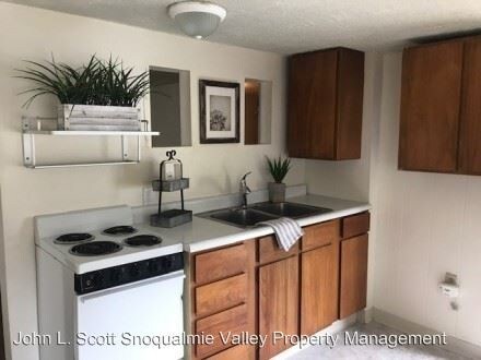 43404 SE North Bend Way in North Bend, WA - Building Photo