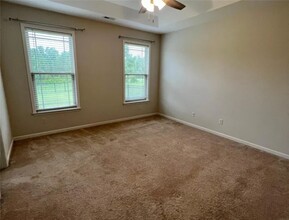 325 S Stonegate Dr in Seneca, SC - Building Photo - Building Photo