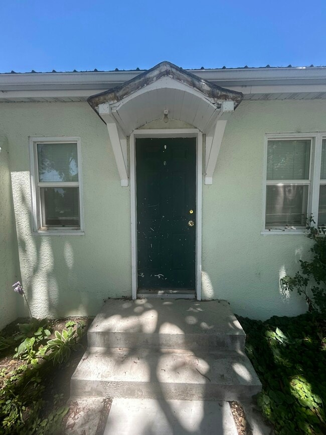property at 418 W 13th St