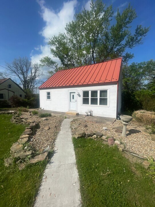 3135 Ridgeway Dr in South Park, PA - Building Photo