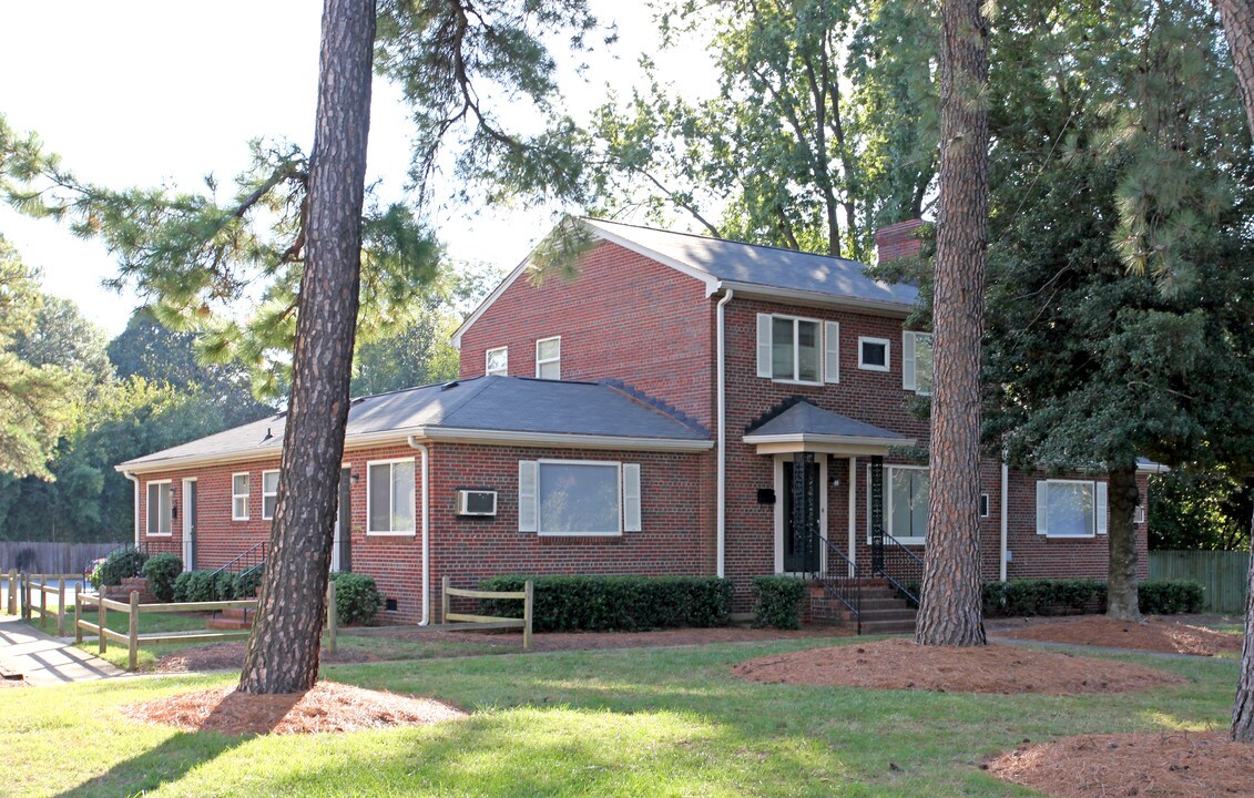 The Charlottesville Apartments in Richmond, VA - Building Photo