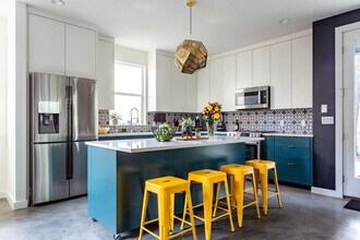53 Waller St in Austin, TX - Building Photo - Building Photo