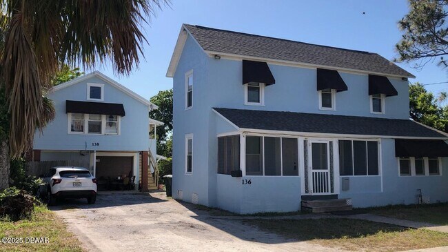 property at 136 S Peninsula Dr