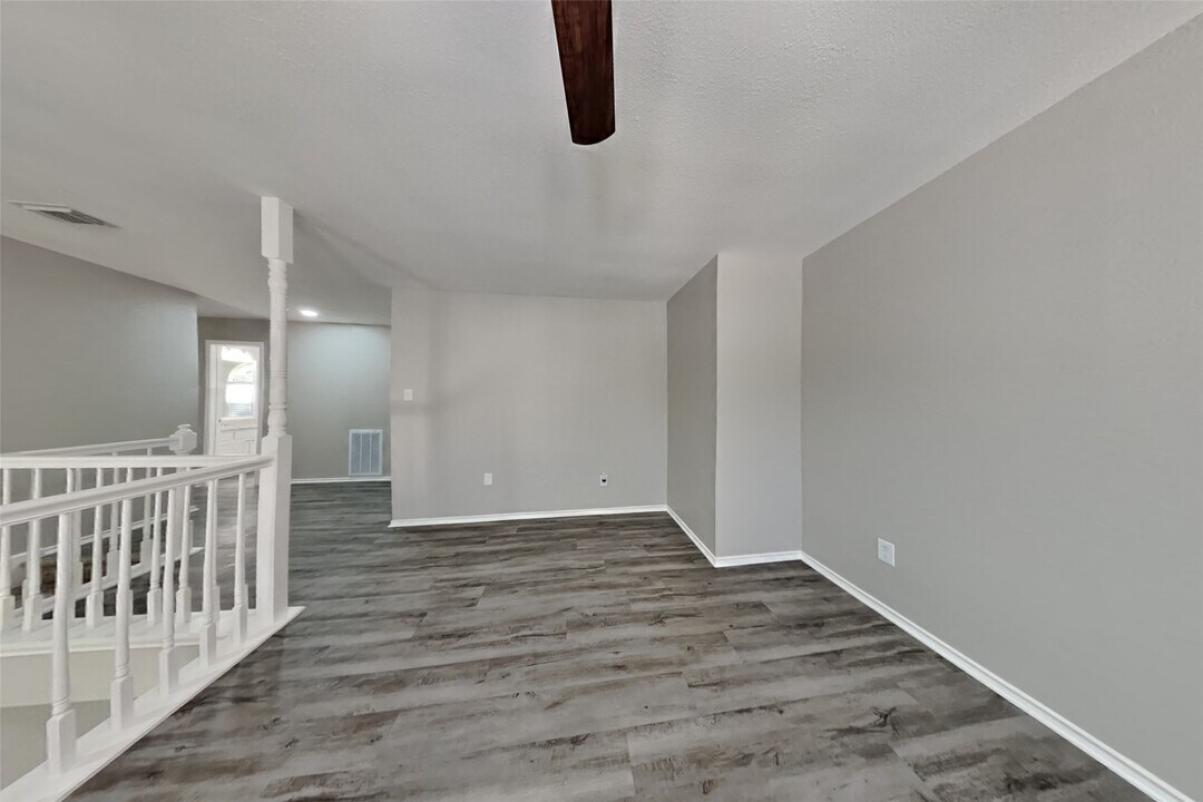 16823 Scenic Gardens Dr in Spring, TX - Building Photo