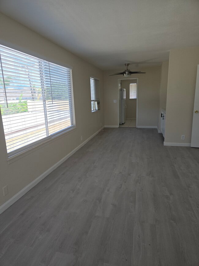 2433 E Garvey Ave N, Unit 2 in West Covina, CA - Foto de edificio - Building Photo