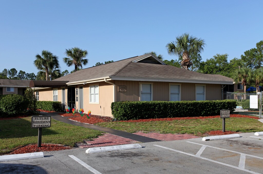 Outrigger Village Apartments in Kissimmee, FL