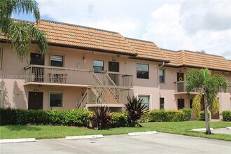 10445 NW 11th St in Pembroke Pines, FL - Building Photo - Building Photo