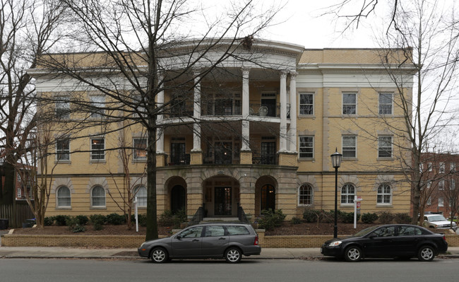 2805 Monument Ave in Richmond, VA - Building Photo - Building Photo