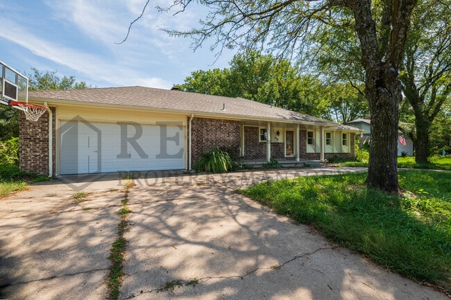 630 Park Rd in Rose Hill, KS - Building Photo - Building Photo