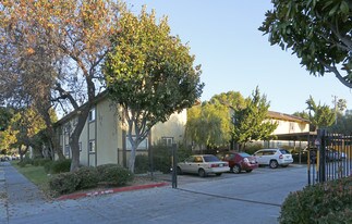 Rainbow Gardens in San Jose, CA - Building Photo