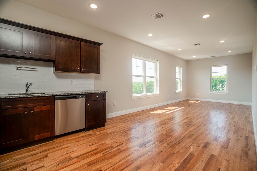 The Manor at Totowa Apartments in Totowa, NJ