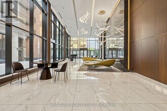 95-2695 McMahon Dr in Toronto, ON - Building Photo - Building Photo