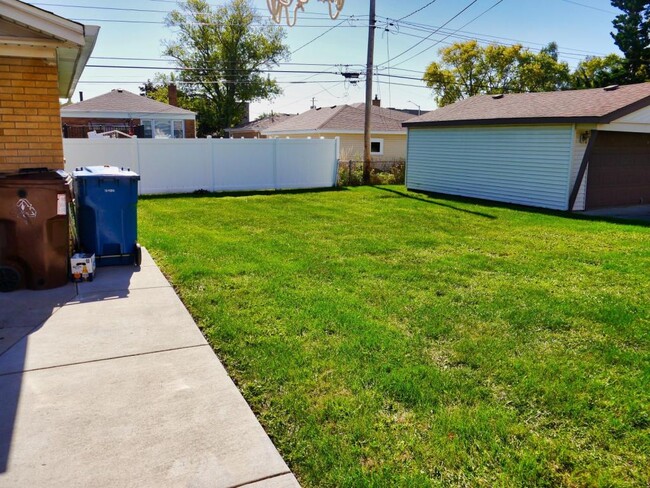 4509 W 102nd St in Oak Lawn, IL - Building Photo - Building Photo