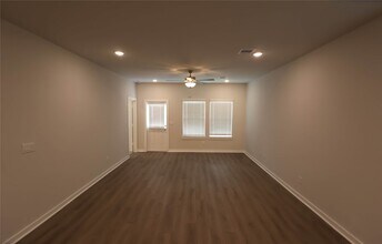 8603 Blueberry Ash St in Magnolia, TX - Foto de edificio - Building Photo