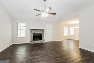 10319 Briarbay Loop in Jonesboro, GA - Building Photo - Building Photo