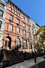 127 W 81st St in New York, NY - Building Photo - Building Photo