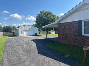 638 Chitwood Dr in Lafayette, TN - Building Photo - Building Photo