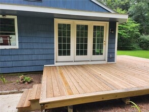 35 Sylvan St in Avon, CT - Building Photo - Building Photo