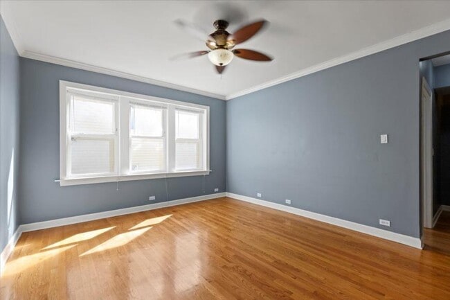 property at 3555 W Lyndale St