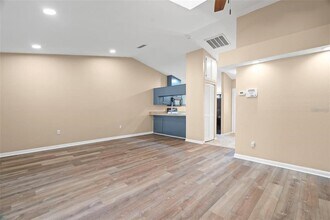 104 Anclote Rd in Tarpon Springs, FL - Building Photo - Building Photo