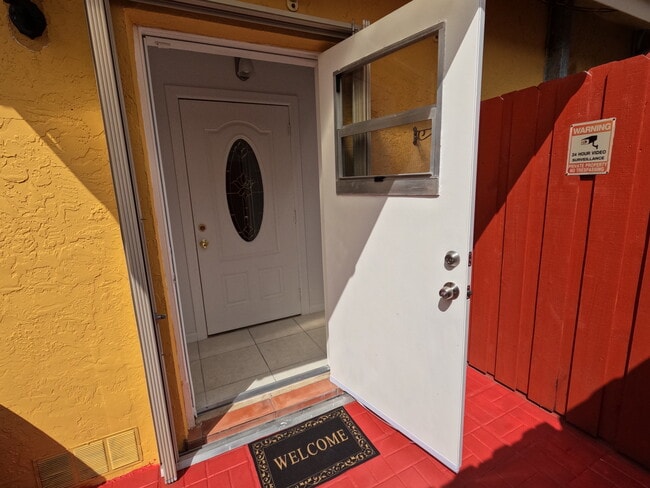 14741 SW 170th Ter, Unit B in Miami, FL - Building Photo - Building Photo