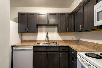 Apple Valley Apartments in Romeo, MI - Building Photo - Interior Photo