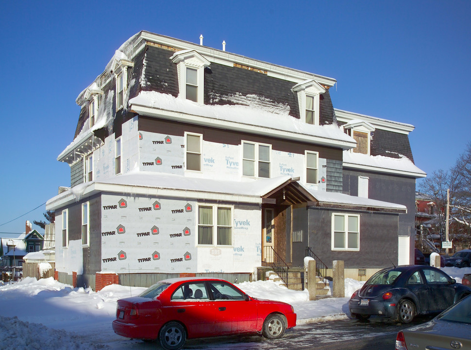 344 High St in Fall River, MA - Building Photo